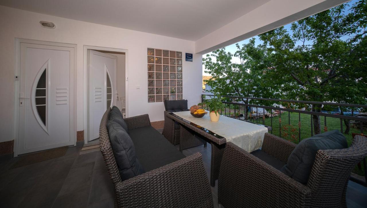 Apartman Karla Solin Exterior photo