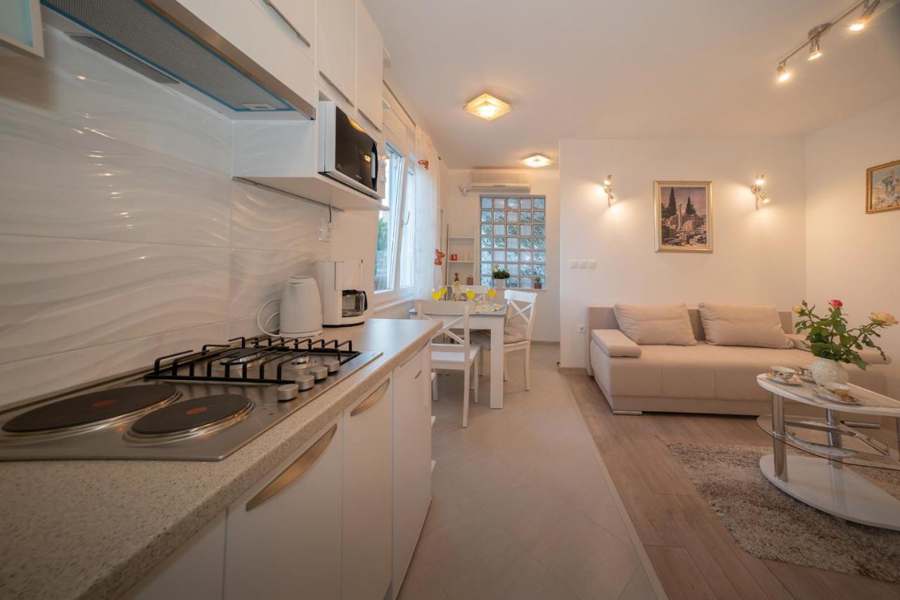 Apartman Karla Solin Exterior photo