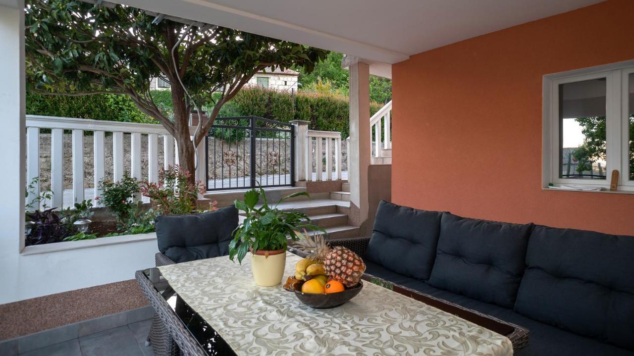 Apartman Karla Solin Exterior photo