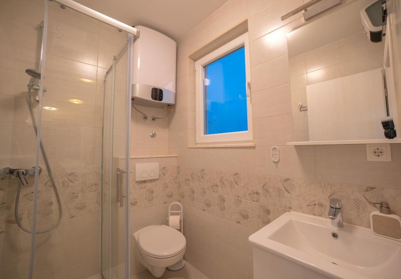 Apartman Karla Solin Exterior photo