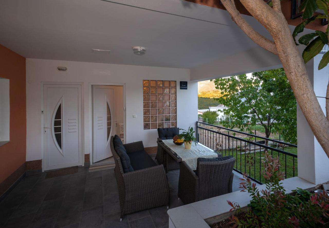 Apartman Karla Solin Exterior photo