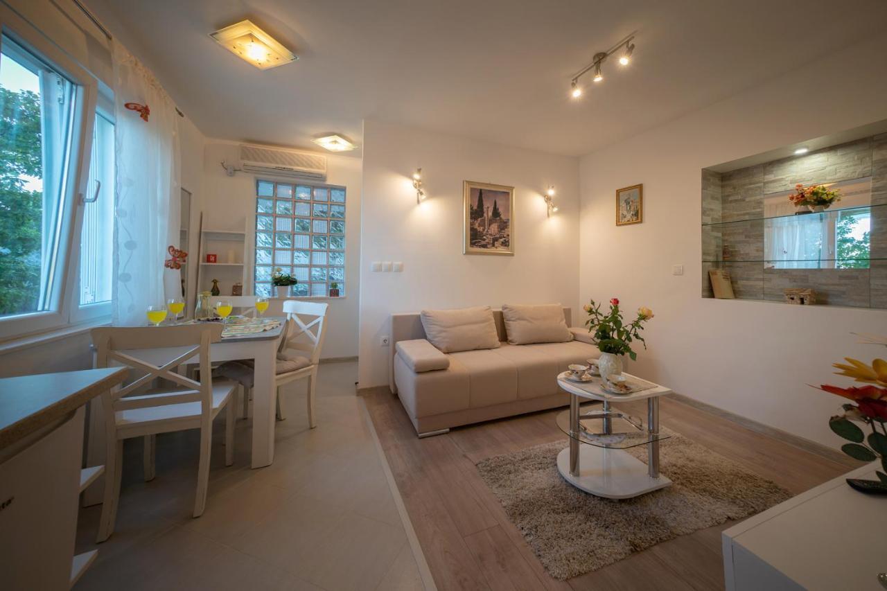Apartman Karla Solin Exterior photo
