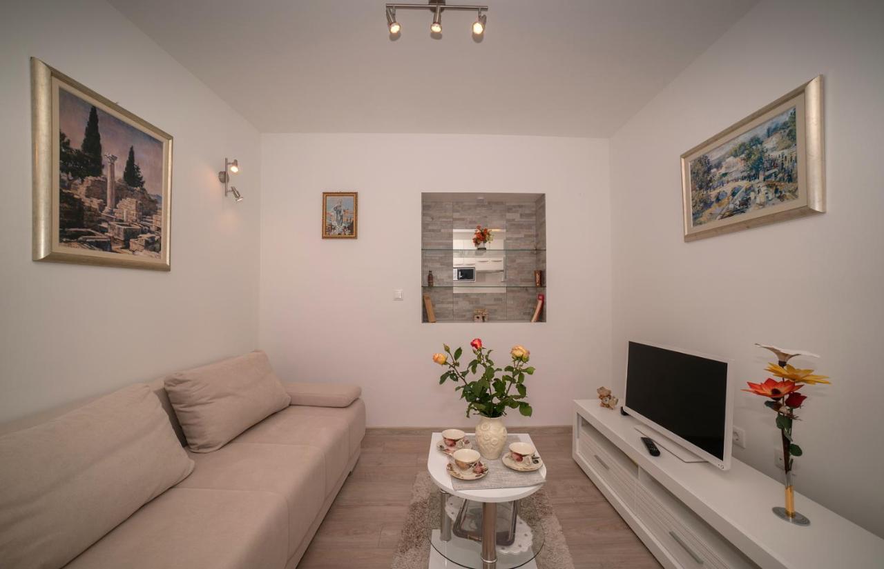 Apartman Karla Solin Exterior photo