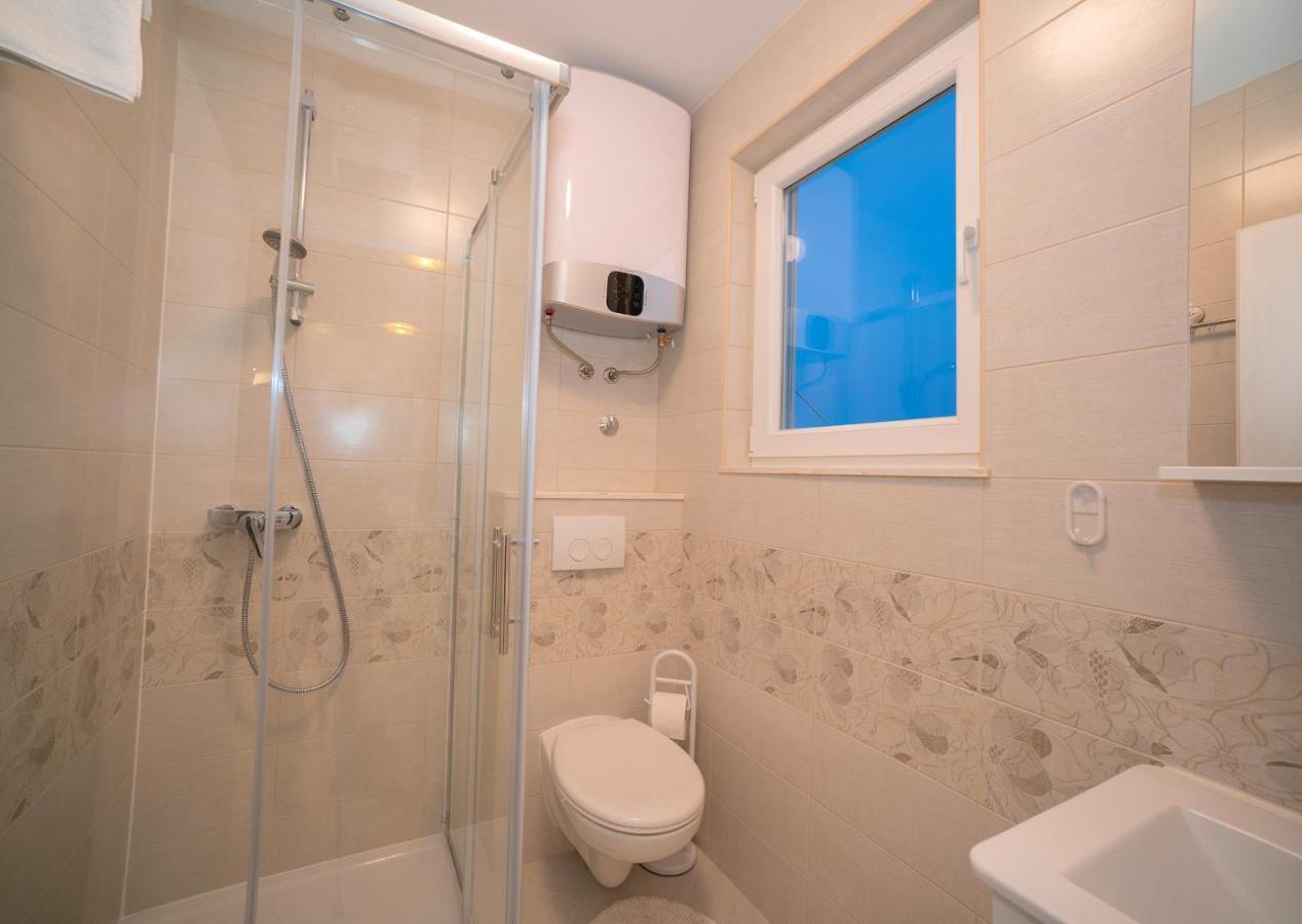 Apartman Karla Solin Exterior photo
