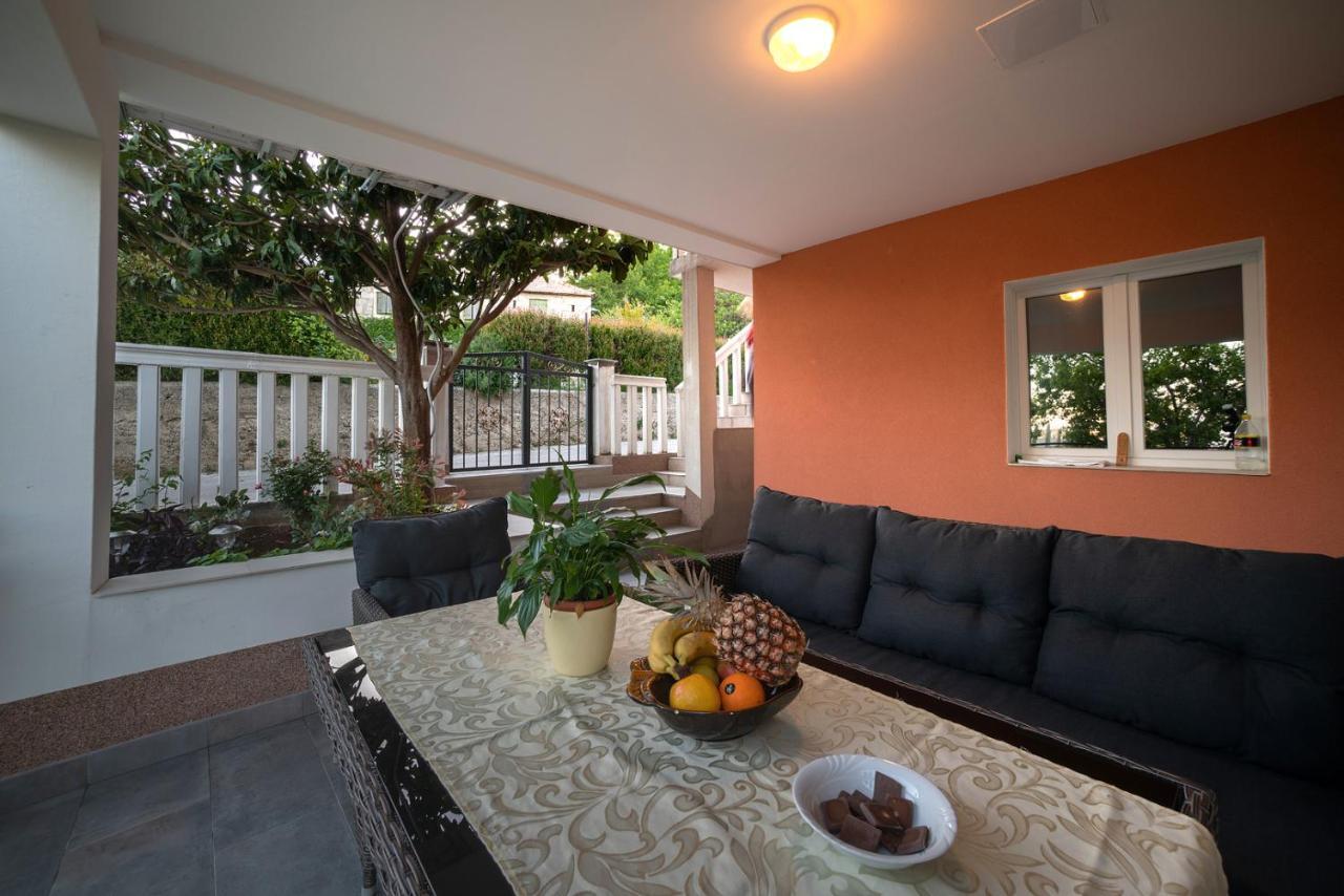 Apartman Karla Solin Exterior photo