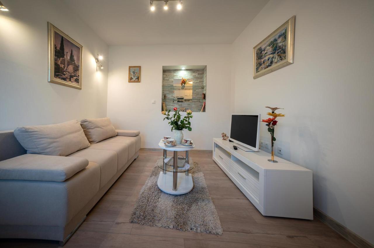 Apartman Karla Solin Exterior photo