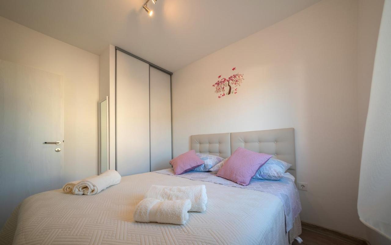 Apartman Karla Solin Exterior photo