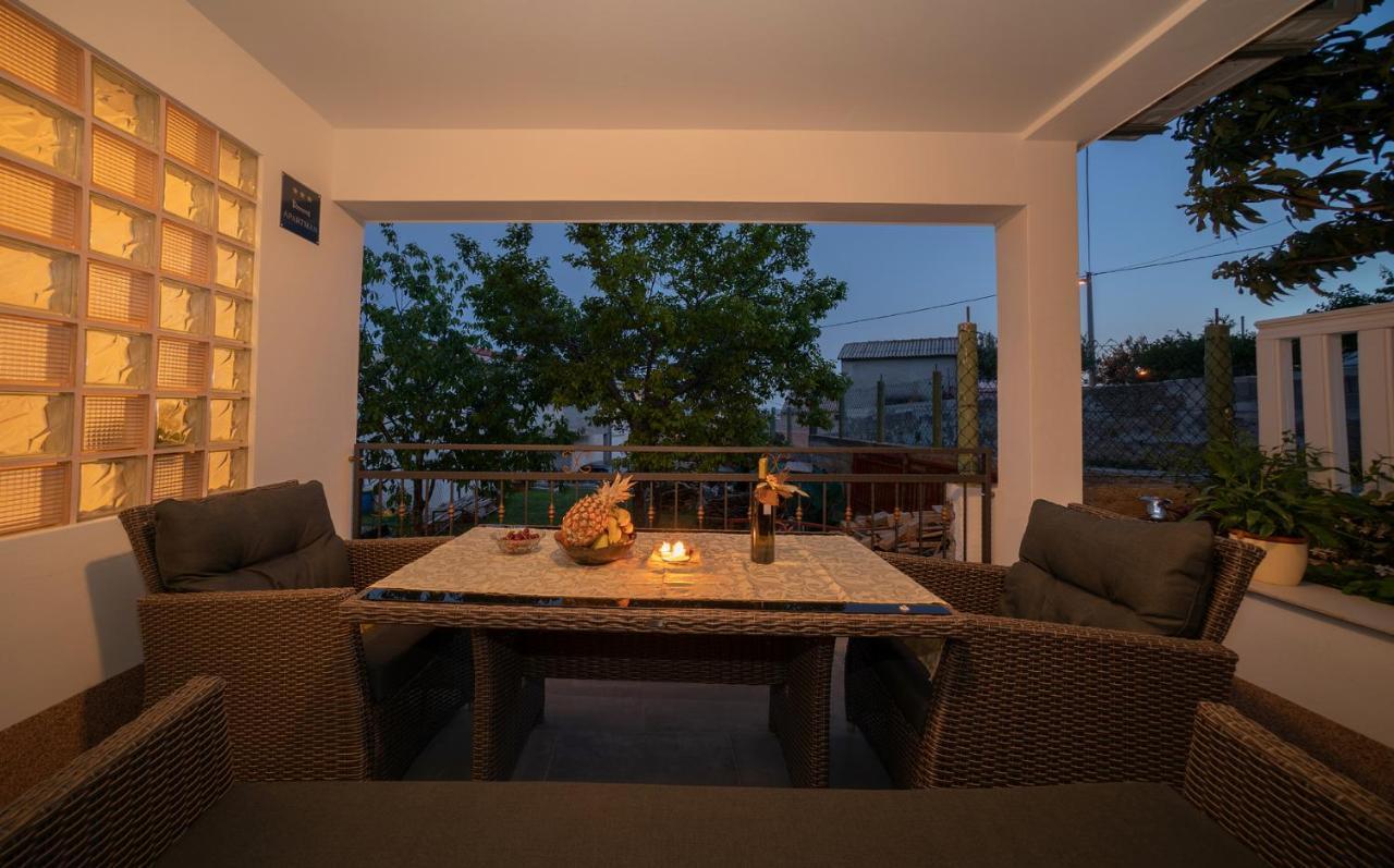 Apartman Karla Solin Exterior photo