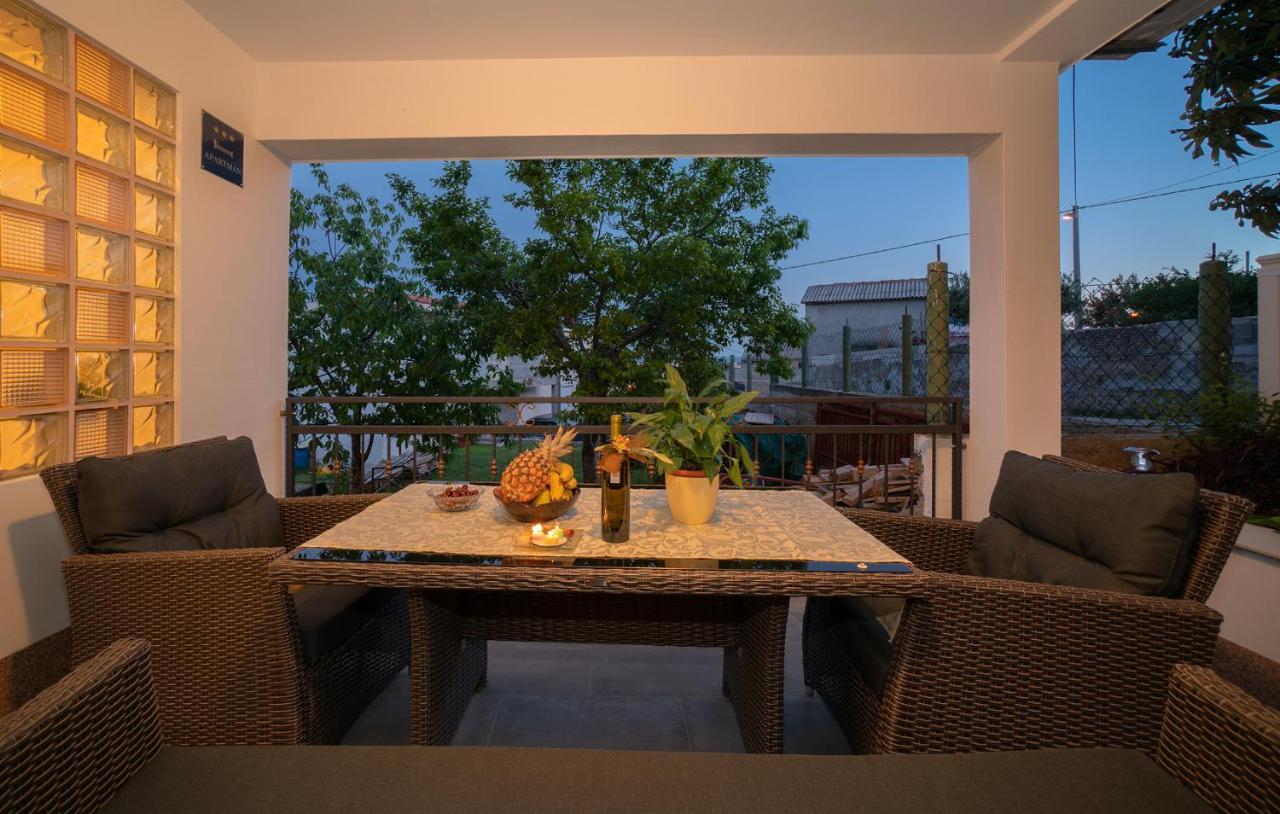 Apartman Karla Solin Exterior photo